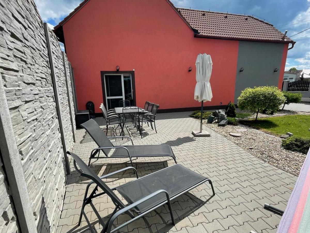 Ubytovani U Mikesa Břeclav Dış mekan fotoğraf